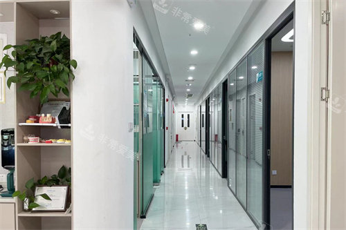 郑州九龙海峰口腔白沙店走廊环境