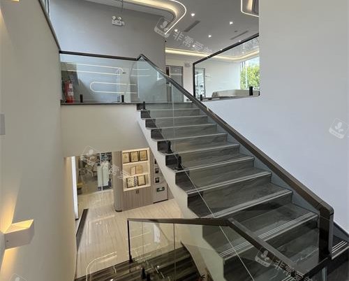 青岛博霖口腔二楼