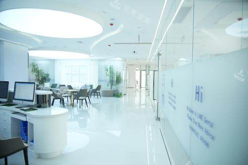 青岛莱恩口腔二楼候诊区