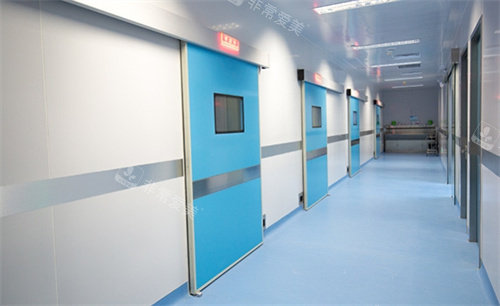 东莞爱思特医疗美容二楼手术室走廊