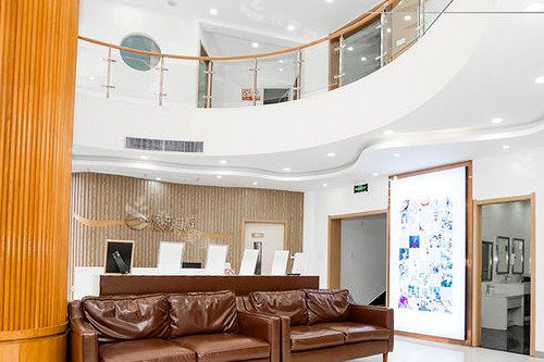 武汉恩东口腔候诊大厅