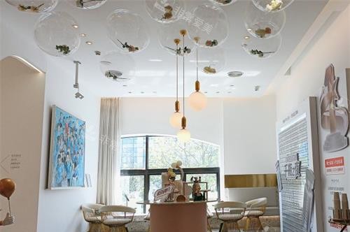 青岛洗纹身哪家医院好？博士/诺美德/华韩等医院推荐，激光清洗去除无残留