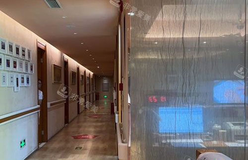 北京艺星医疗美容走廊环境图