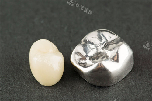 烤瓷牙单颗素材