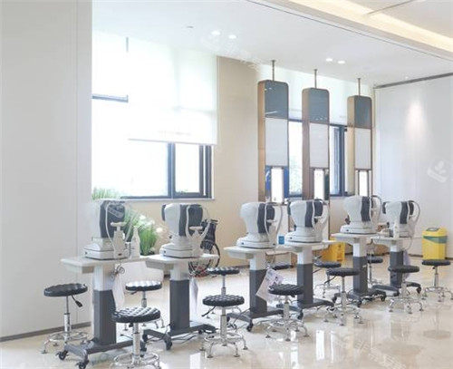 福州爱尔眼科检查区