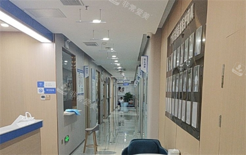 广州碧莲盛植发走廊环境图