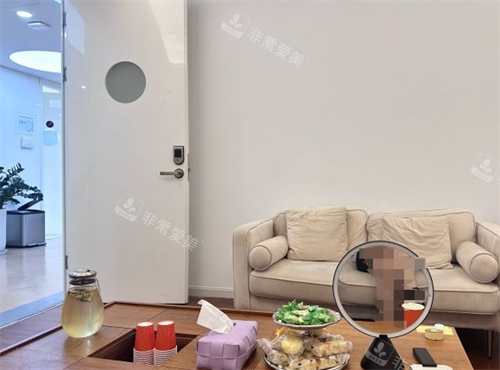 杭州连天美整形诊室休息区