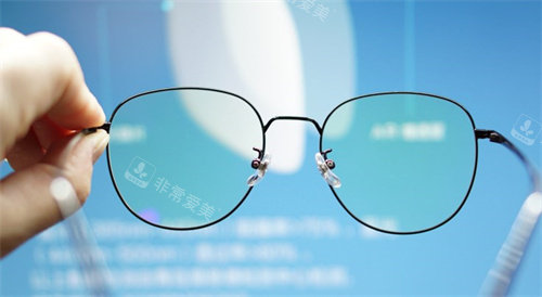 防蓝光近视眼镜