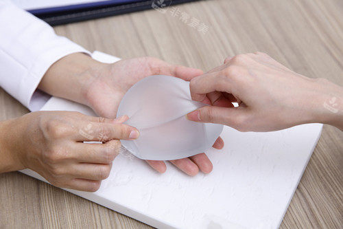 隆胸假体真实图