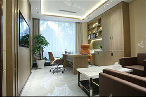 北京沃尔刘彦军整形怎么样，做鼻子整形/皮肤抗衰比较好，备受求美者认可！