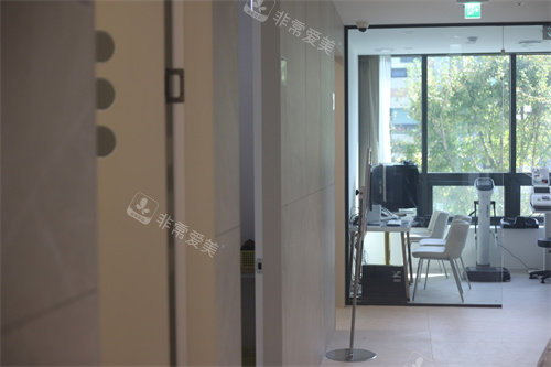 韩国信所爱女性医院院内