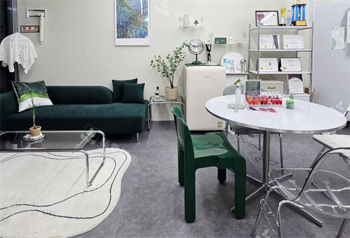 韩国dottism半永久店等候区