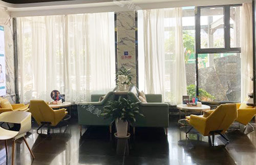 福州比华利美容大厅环境实拍图