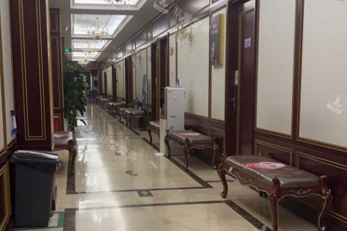 北京京城皮肤医院走廊
