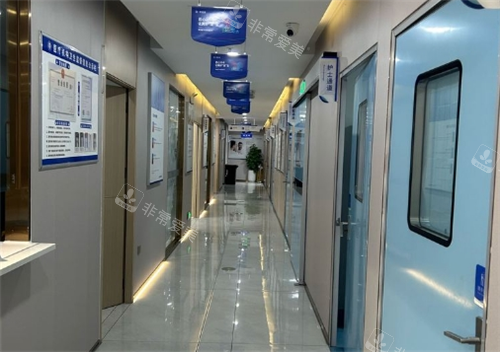 广州碧莲盛植发走廊环境细节图