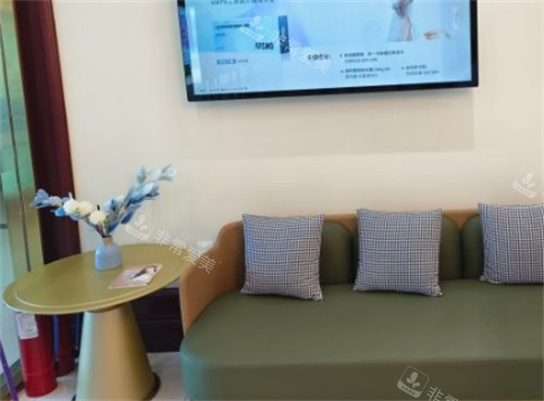 烟台华韩整形等候区图片