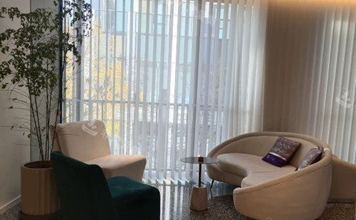 北京俊泰美好医疗美容内部休息等待区环境