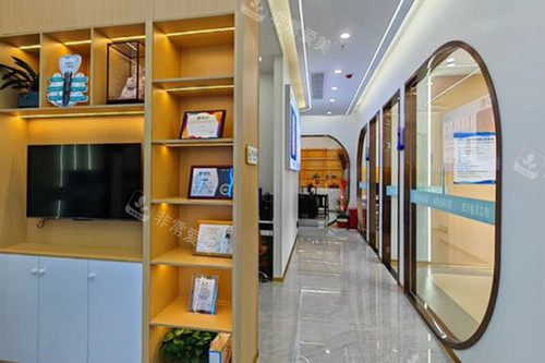 武汉金贝口腔走廊图