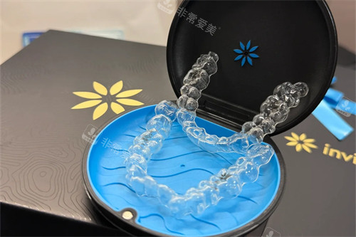 隐适美牙套实物展示图