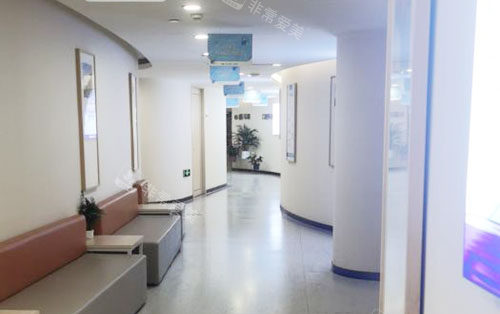 武汉美莱口腔诊疗室等候区