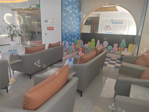 重庆皓牙口腔候诊区