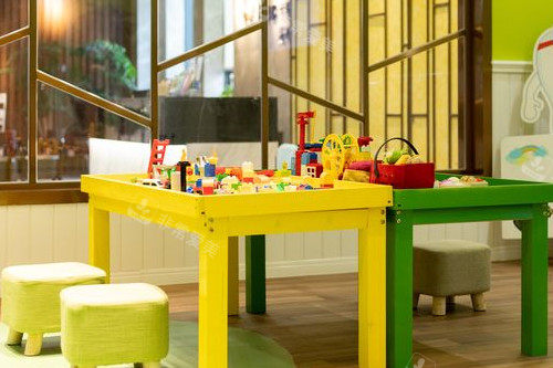 武汉睿优口腔儿童候诊区