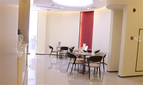 萍乡颜创医疗美容等待区