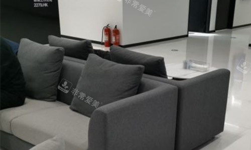 北京雍禾植发二楼等候区