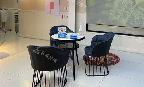 成都恒博植发大厅休息区