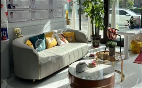 太原澳莱口腔沙发休息区