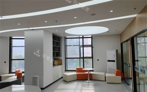 太原龙橙口腔休息区