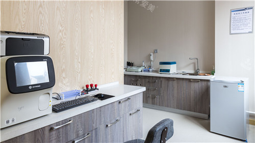 大连齿医生口腔二楼化验室