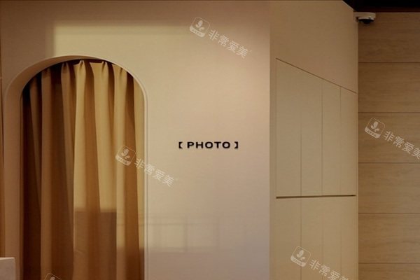 韩国本颜整形更衣室