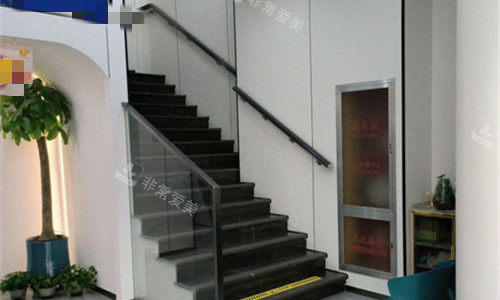 天津北一口腔楼梯图