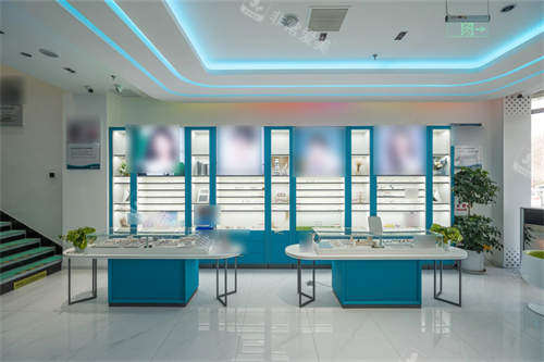 天津南开首爱眼科医院配镜区