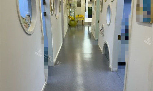天津爱芽堡口腔诊室走廊
