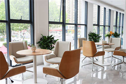 合肥慧视眼科医院候诊区