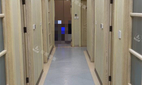 北京润美玉之光诊室门口展示