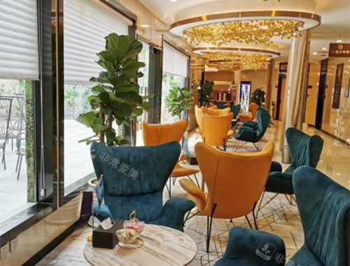 昆明娇点整形美容休息区一角