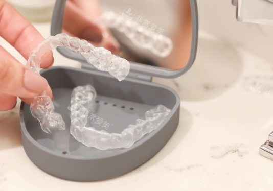 Spark正畸矫正器一副