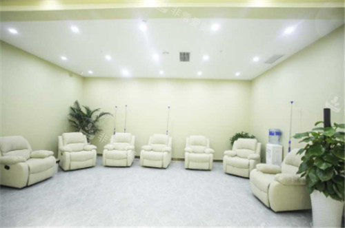 十堰绽颜整形等待区