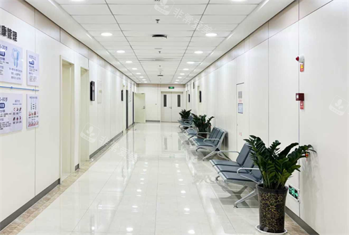 运城盈康一生口腔等候区