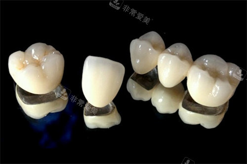 一堆烤瓷牙素材