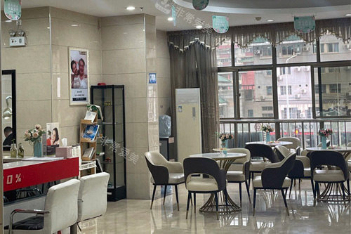 南宁牙博士口腔正恒店休息区图