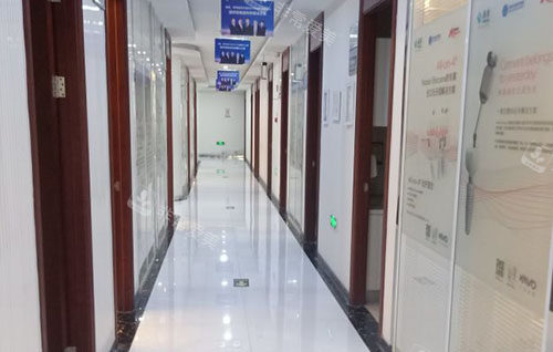 舟山拜博口腔走廊环境实拍图