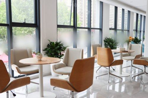 合肥慧视眼科医院等候区