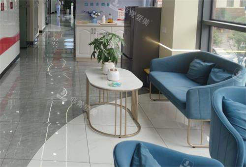 兴义京贝口腔休息区
