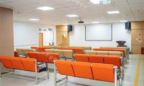 柳州赋盈眼科等待区