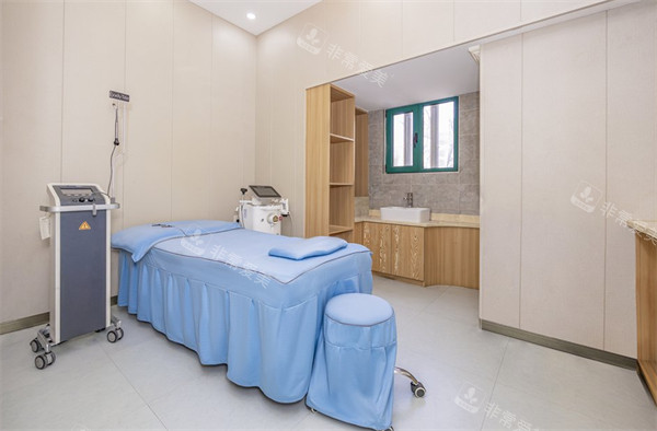 北京润美玉之光医疗美容治疗室