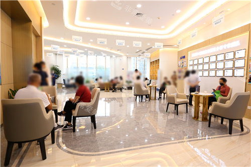 郑州中诺口腔医院花园路大厅